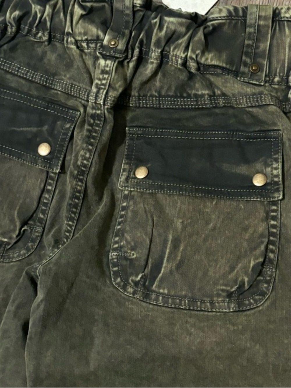 NWT FREE PEOPLE Can't Compare Slouch Cargo Pants In Dusty Olive SZ: L - Picture 4 of 9